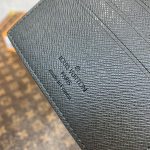 ルイヴィトンスーパーコピー ポルトフォイユ・ミュルティプル M30843