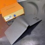 ルイヴィトンスーパーコピー ポルトフォイユ・ミュルティプル M69829 ルイヴィトンスーパーコピー ポルトフォイユ・ミュルティプル M69829