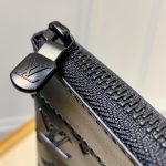 ルイヴィトンコピー モノグラム・シャドウ ポシェット・トゥ・ゴー M81570