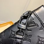 ルイヴィトンコピー モノグラム・シャドウ ポシェット・トゥ・ゴー M81570