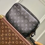 ルイヴィトンコピー ビジネス ハンドバッグ ポーチ 黒 ロゴ M82076