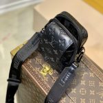 ルイヴィトンスーパーコピー ダブル・フォンポーチ M81323