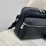 ルイヴィトン コピー タイガ アウトドア メッセンジャー PM M33435