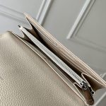 ルイヴィトン コピー マヒナ ポルトフォイユ・イリス 3つ折り財布 M60177