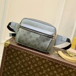 ルイヴィトン スーパーコピー タイガラマ エクリプス バムバッグ M30245 ルイヴィトン スーパーコピー タイガラマ エクリプス バムバッグ M30245
