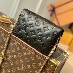 ルイ ヴィトン コピー  ポシェット クッサン エンボス LV M80742