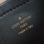 ルイ ヴィトン コピー  ポシェット クッサン エンボス LV M80742