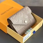 ルイヴィトンコピー 三つ折り財布 コンパクトウォレット M69800 ルイヴィトンコピー 三つ折り財布 コンパクトウォレット M69800