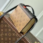 ルイヴィトン コピー LV ブック・ウォレット オン チェーン M81830 ルイヴィトン コピー LV ブック・ウォレット オン チェーン M81830
