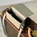 ルイヴィトン コピー ショルダーバッグ レザー ロゴ 2WAY M82281 ルイヴィトン コピー ショルダーバッグ レザー ロゴ 2WAY M82281