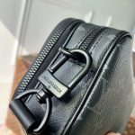 ルイヴィトンコピー アルファ・ウェアラブルウォレット NV M82542 ルイヴィトンコピー アルファ・ウェアラブルウォレット NV M82542