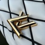 ルイヴィトン スーパーコピー LV ツイストロック M22890 ルイヴィトン スーパーコピー LV ツイストロック M22890