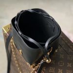 ルイヴィトン スーパーコピー ノエ パース LV チャーム バッグ M82886