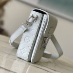 ルイヴィトンコピー ヴェルティカル・ウエアラブル スマホバッグ M82568