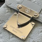 ルイヴィトンコピー ヴェルティカル・ウエアラブル スマホバッグ M82568