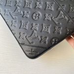 ルイヴィトン コピー モノグラム・シャドウ ショルダーバッグ M69827 ルイヴィトン コピー モノグラム・シャドウ ショルダーバッグ M69827
